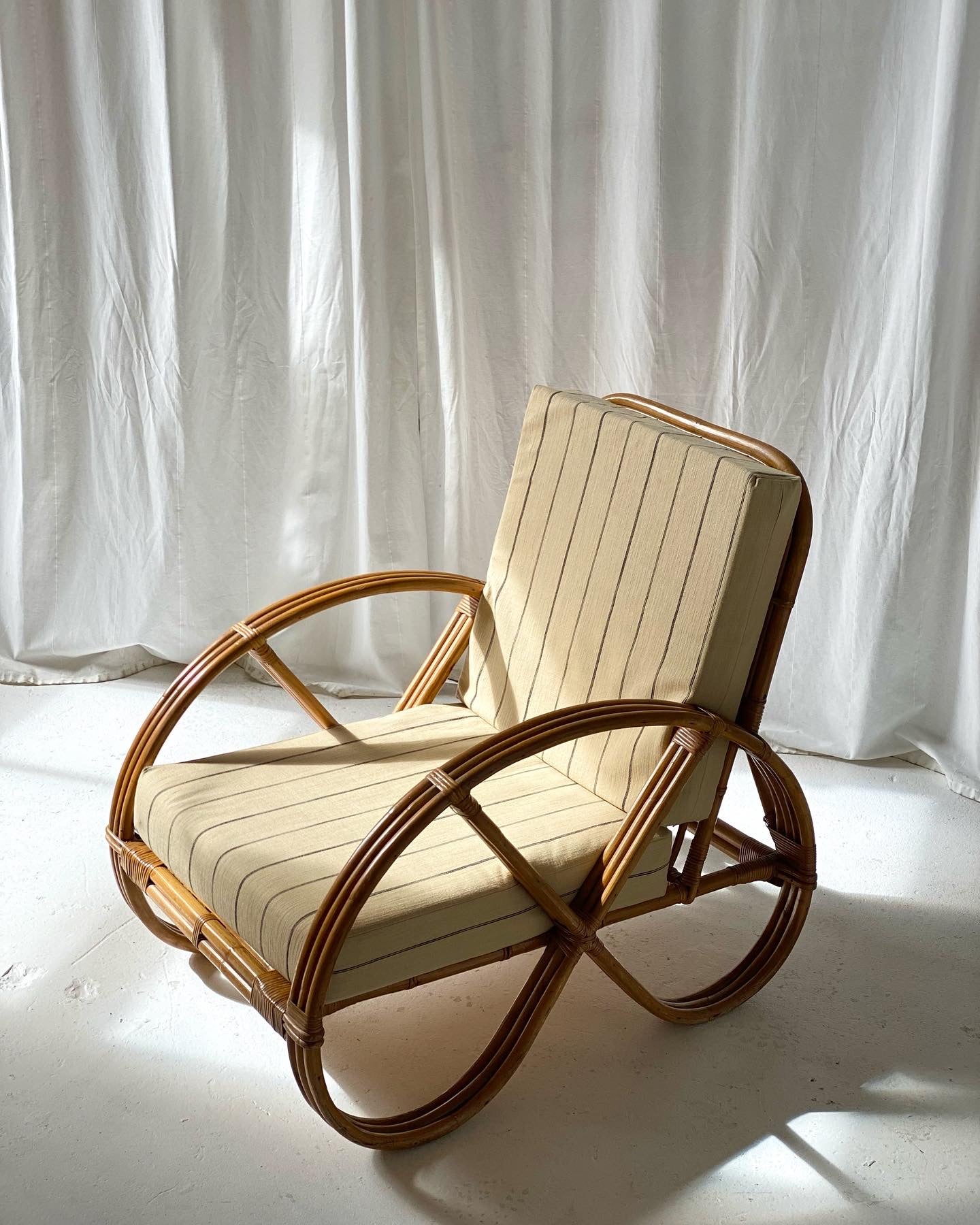 Vintage 2025 pretzel chairs