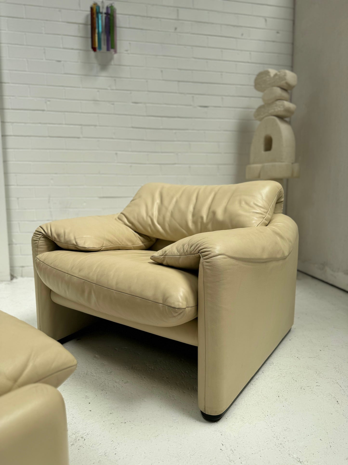 Cassina Maralunga Cream Leather Armchair & Ottoman by Vico Magistretti