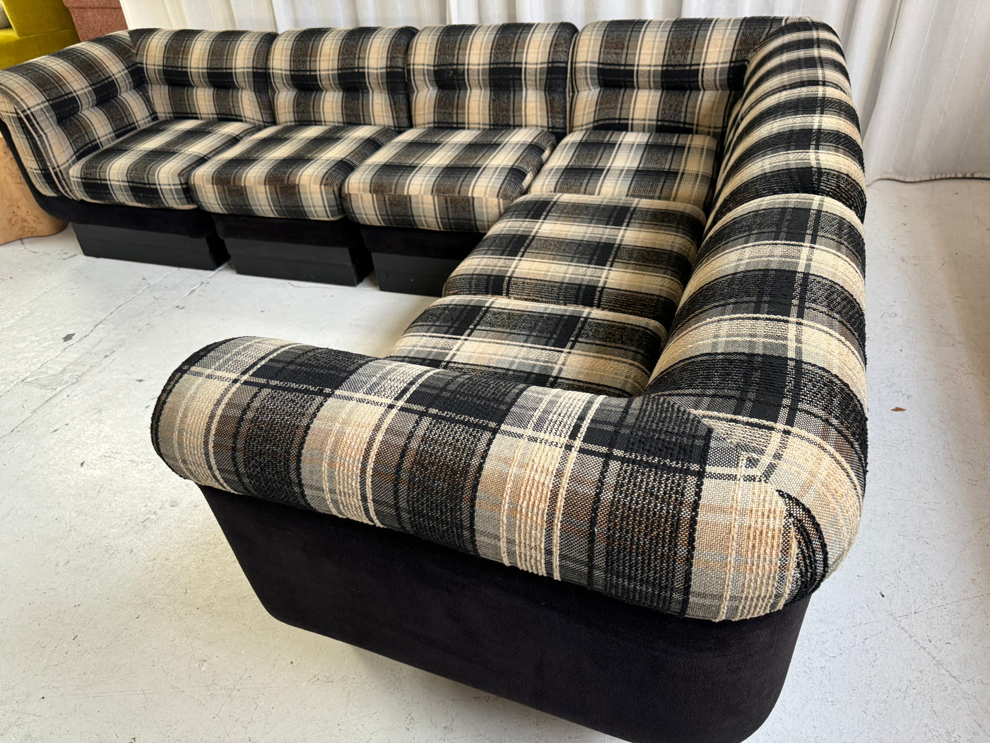 Vintage Check Vanderoza Sofa Set