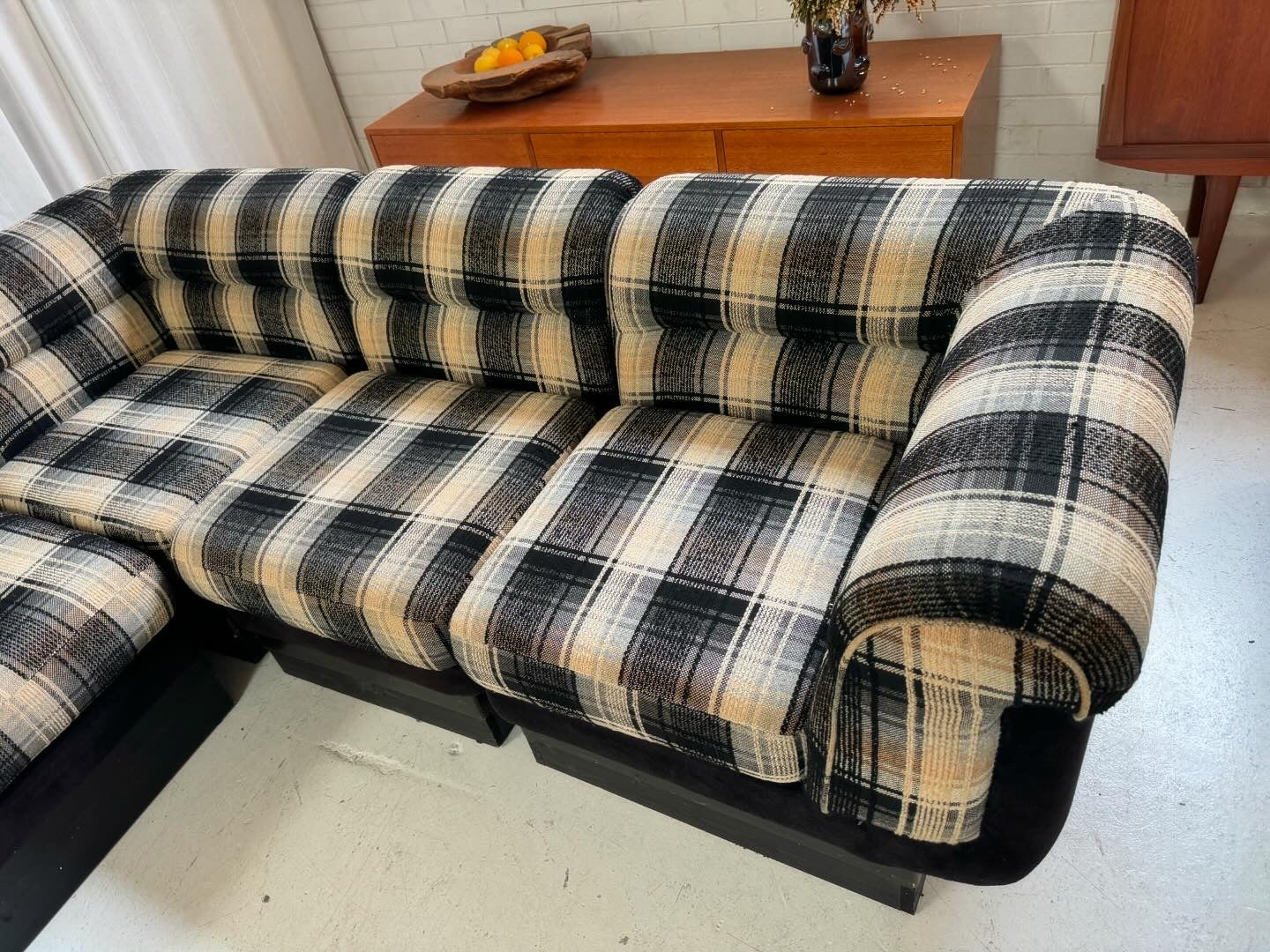 Vintage Check Vanderoza Sofa Set