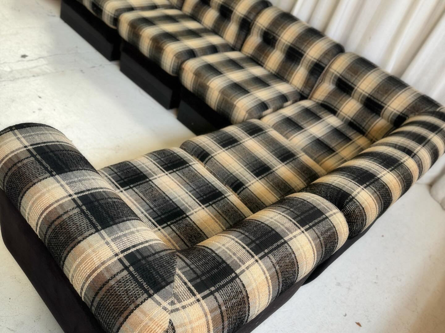 Vintage Check Vanderoza Sofa Set