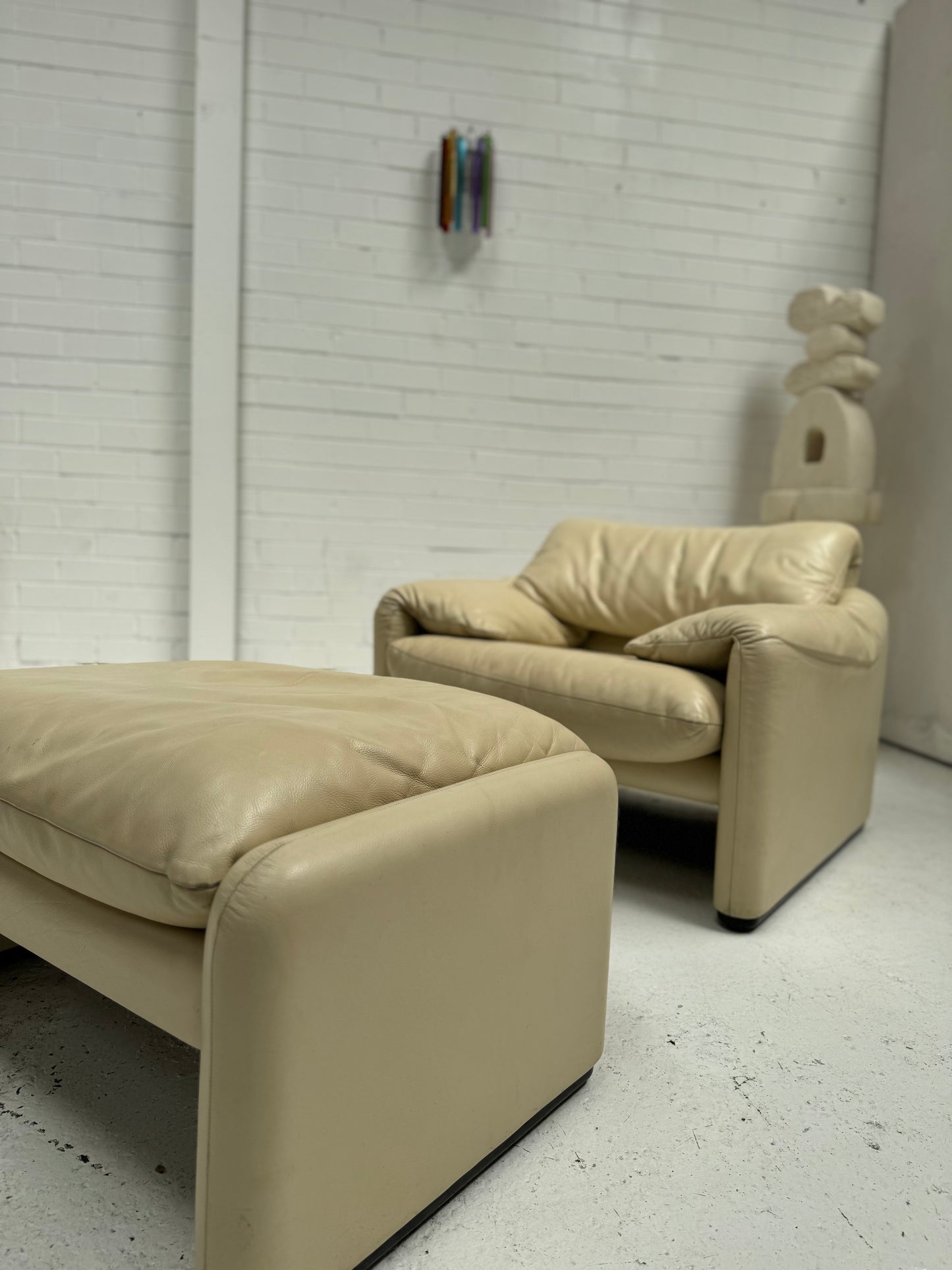 Cassina Maralunga Cream Leather Armchair & Ottoman by Vico Magistretti