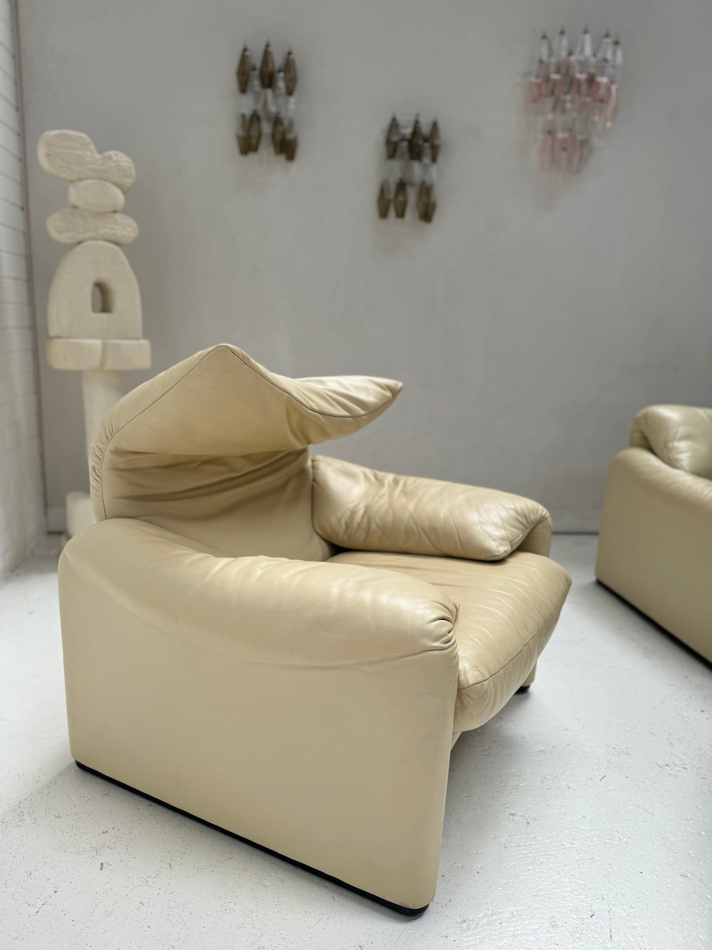 Cassina Maralunga Cream Leather Sofa by Vico Magistretti