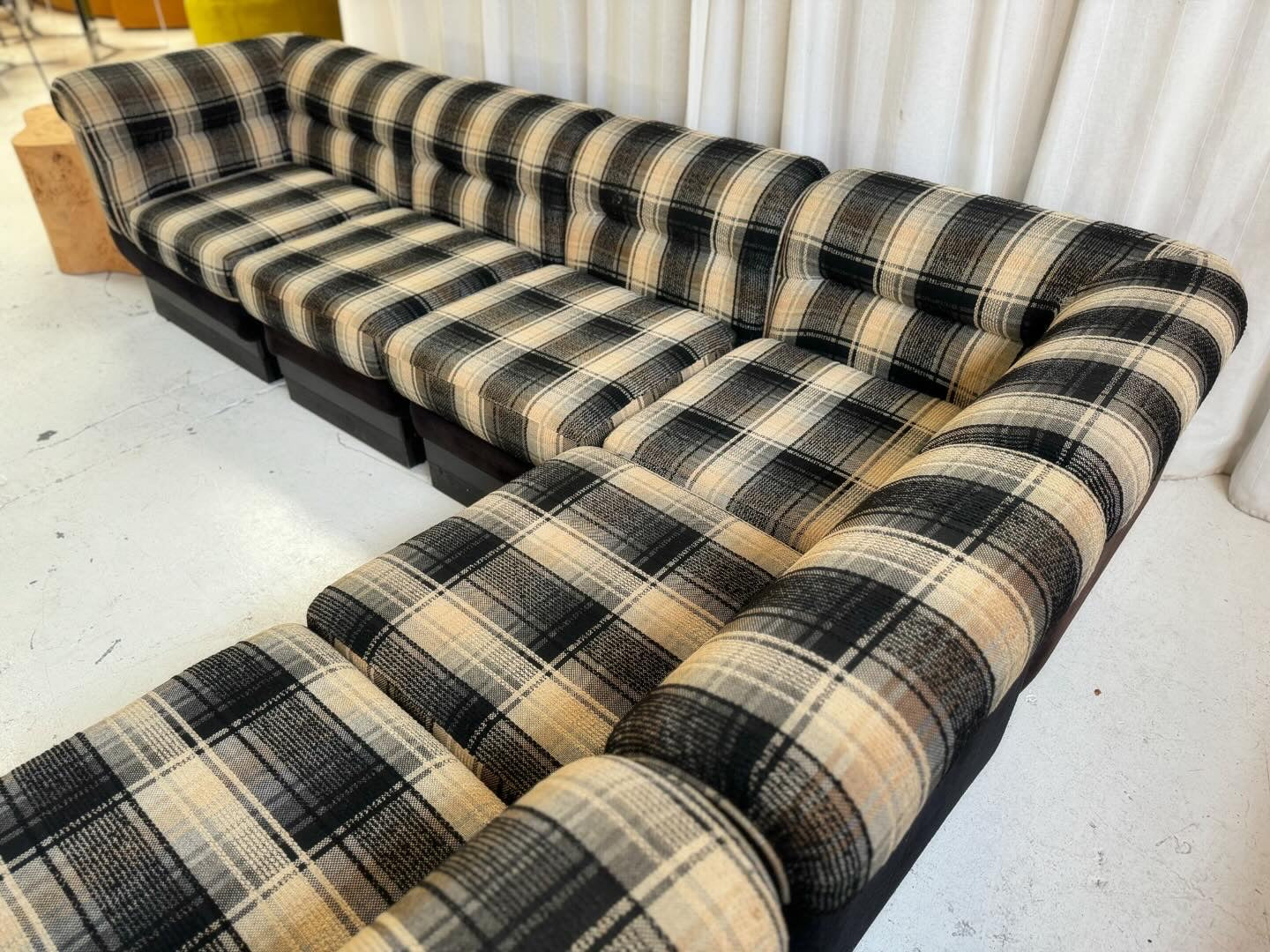 Vintage Check Vanderoza Sofa Set