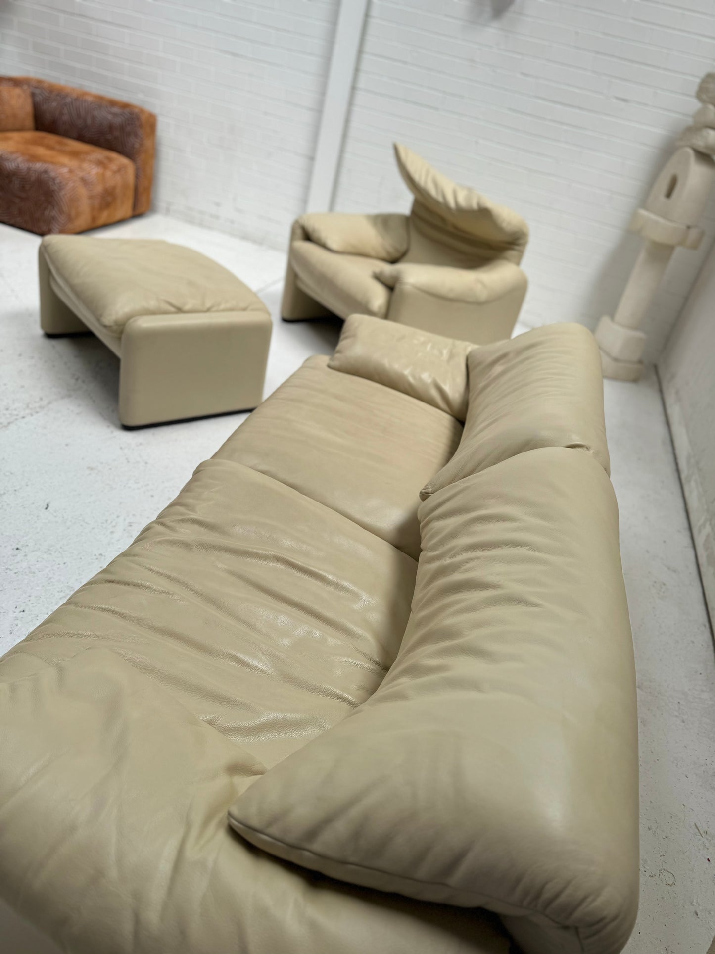 Cassina Maralunga Cream Leather Sofa by Vico Magistretti