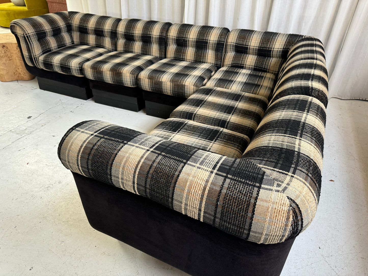 Vintage Check Vanderoza Sofa Set