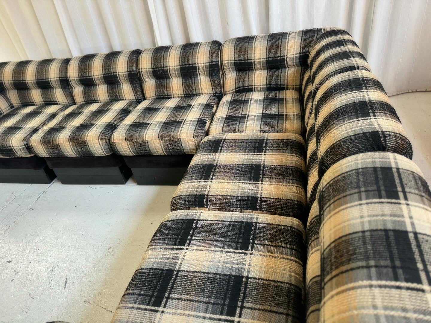 Vintage Check Vanderoza Sofa Set