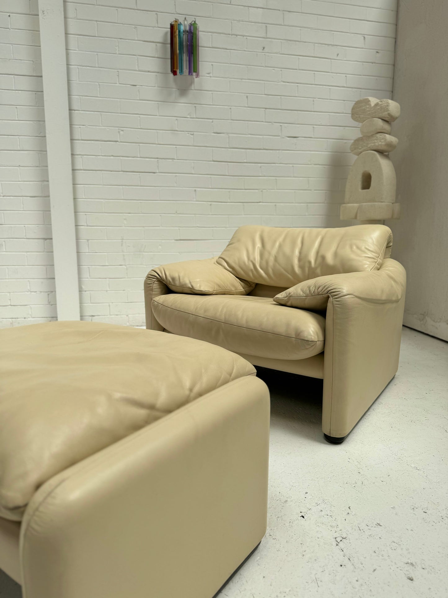 Cassina Maralunga Cream Leather Armchair & Ottoman by Vico Magistretti