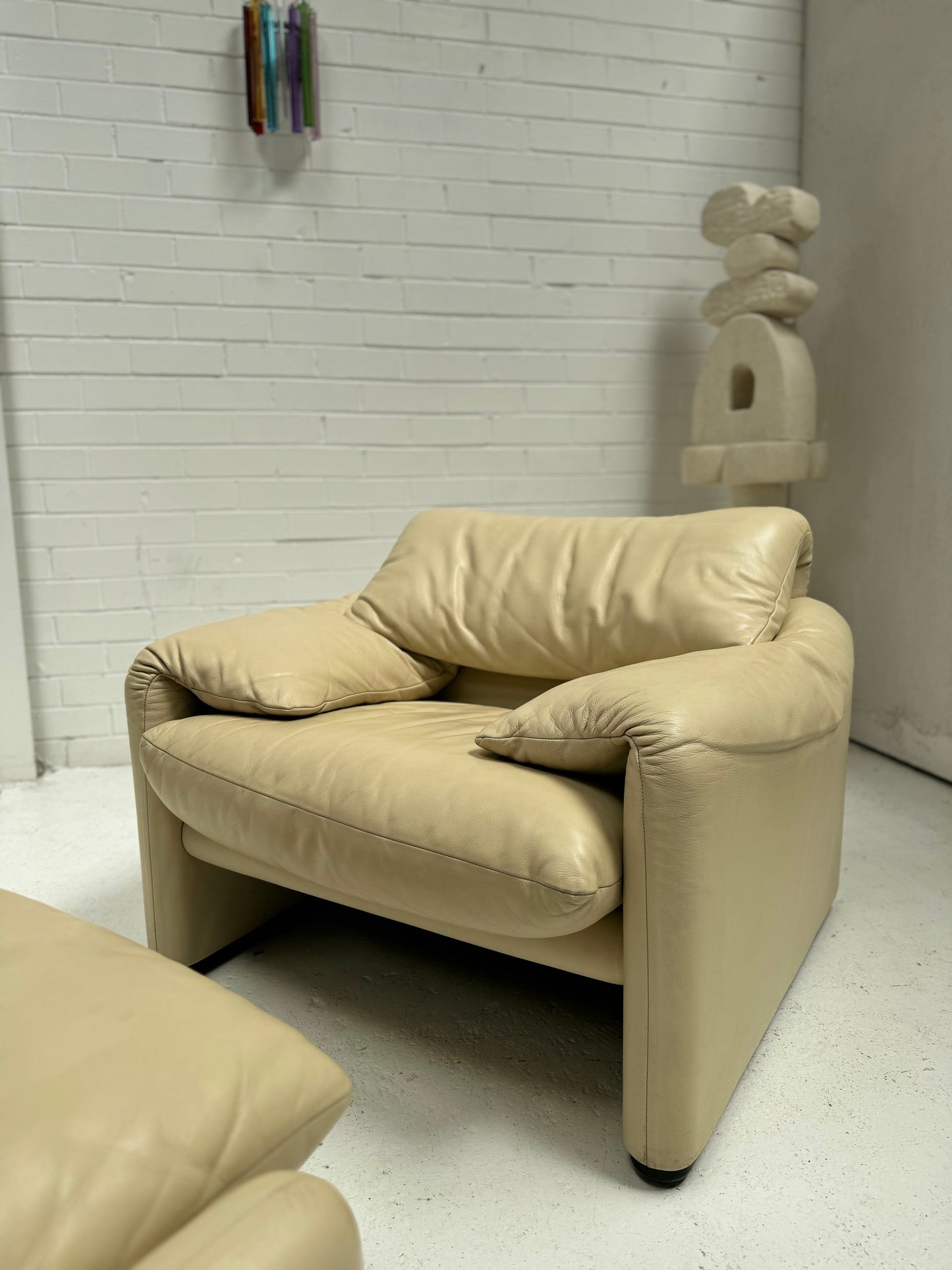 Cassina Maralunga Cream Leather Sofa by Vico Magistretti