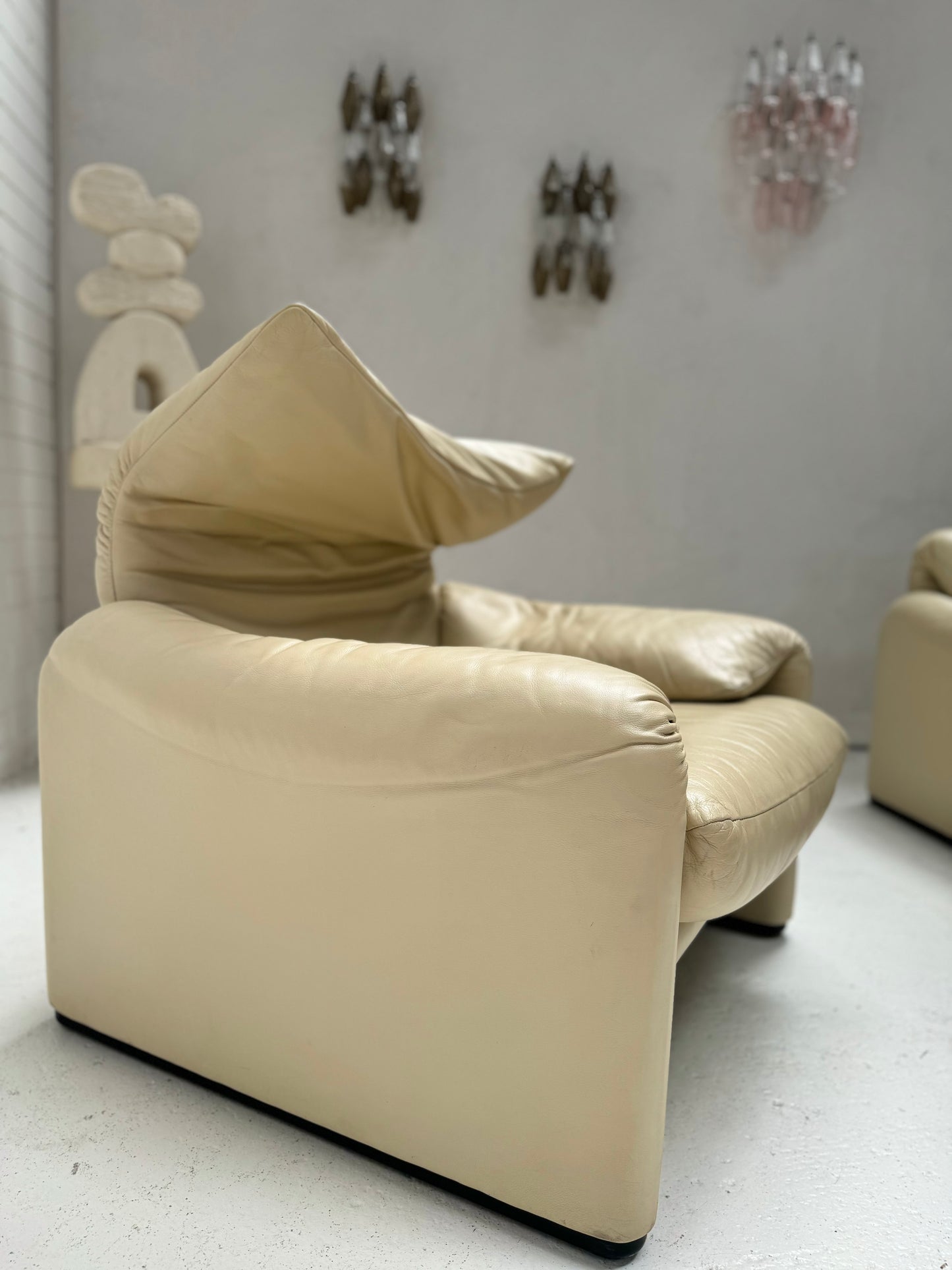 Cassina Maralunga Cream Leather Armchair & Ottoman by Vico Magistretti