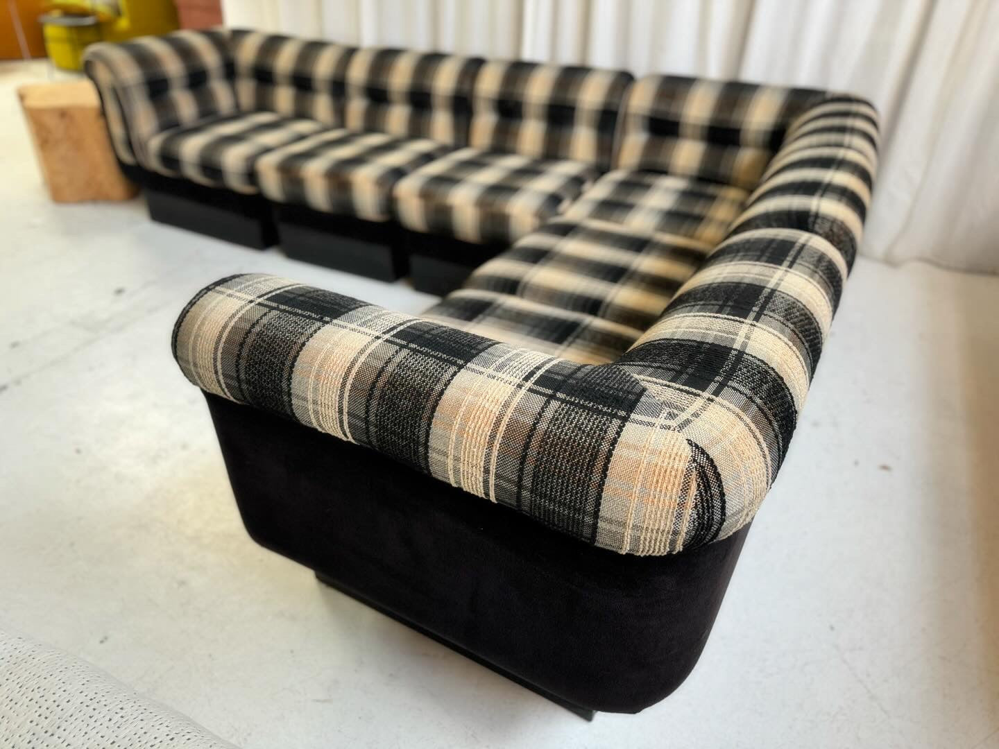 Vintage Check Vanderoza Sofa Set