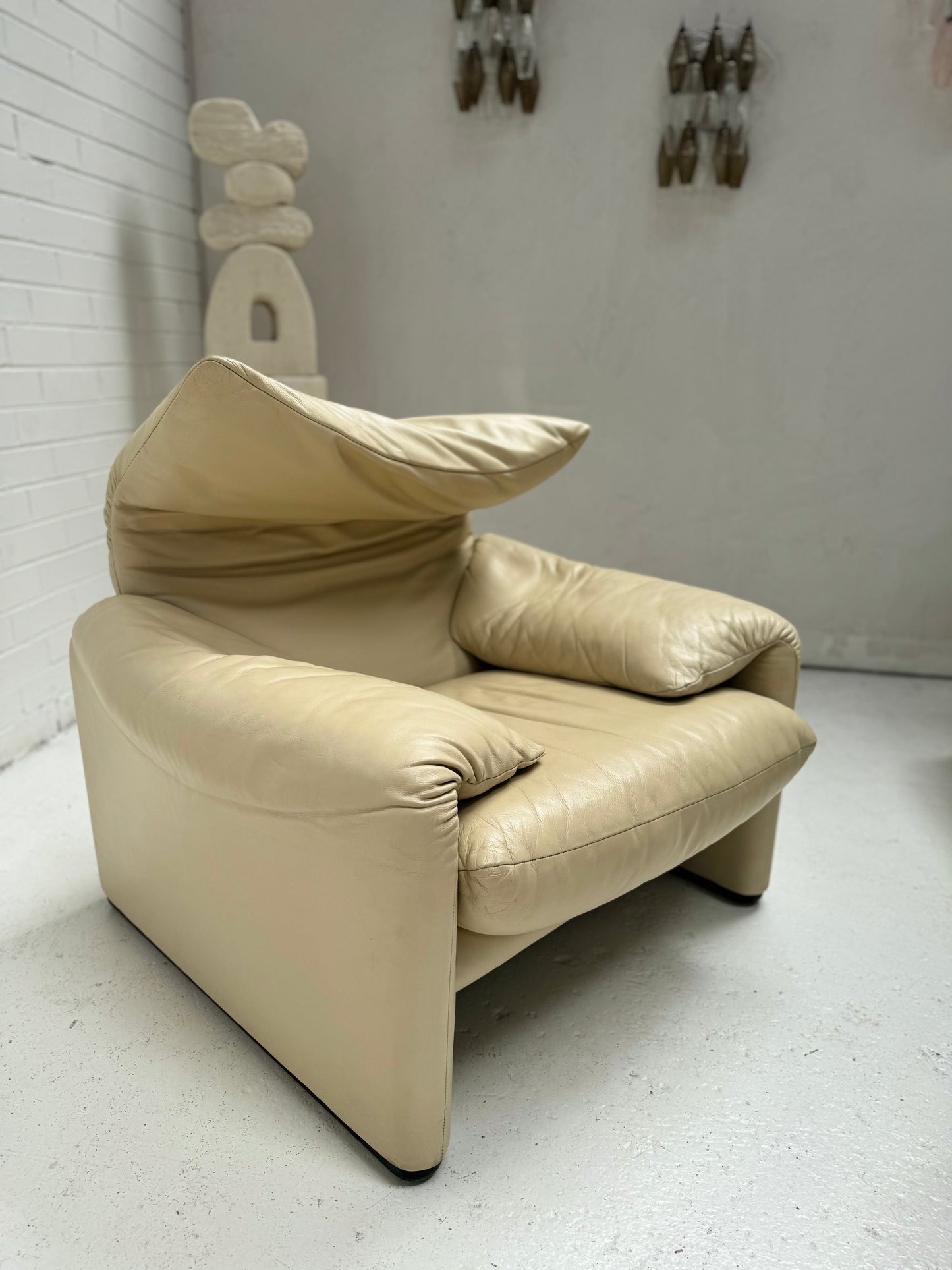 Cassina Maralunga Cream Leather Armchair & Ottoman by Vico Magistretti