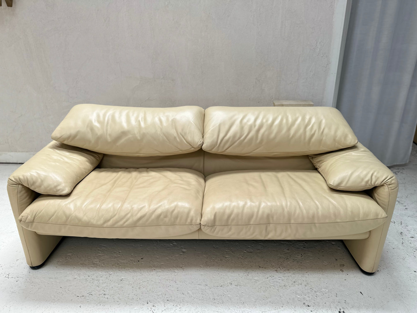 Cassina Maralunga Cream Leather Sofa by Vico Magistretti