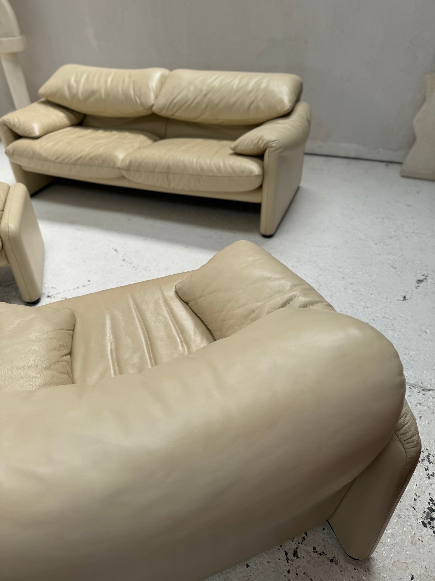 Cassina Maralunga Cream Leather Armchair & Ottoman by Vico Magistretti