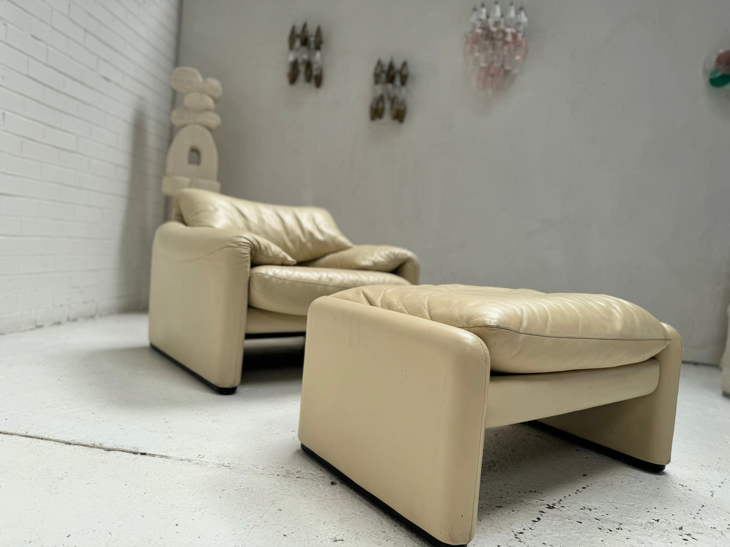 Cassina Maralunga Cream Leather Armchair & Ottoman by Vico Magistretti