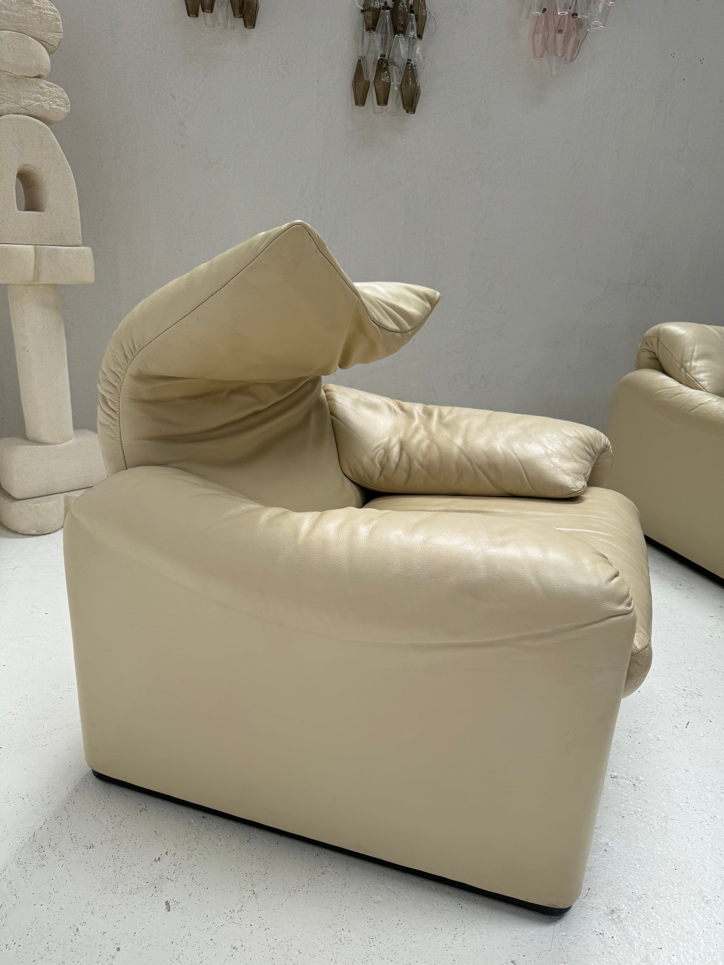 Cassina Maralunga Cream Leather Armchair & Ottoman by Vico Magistretti