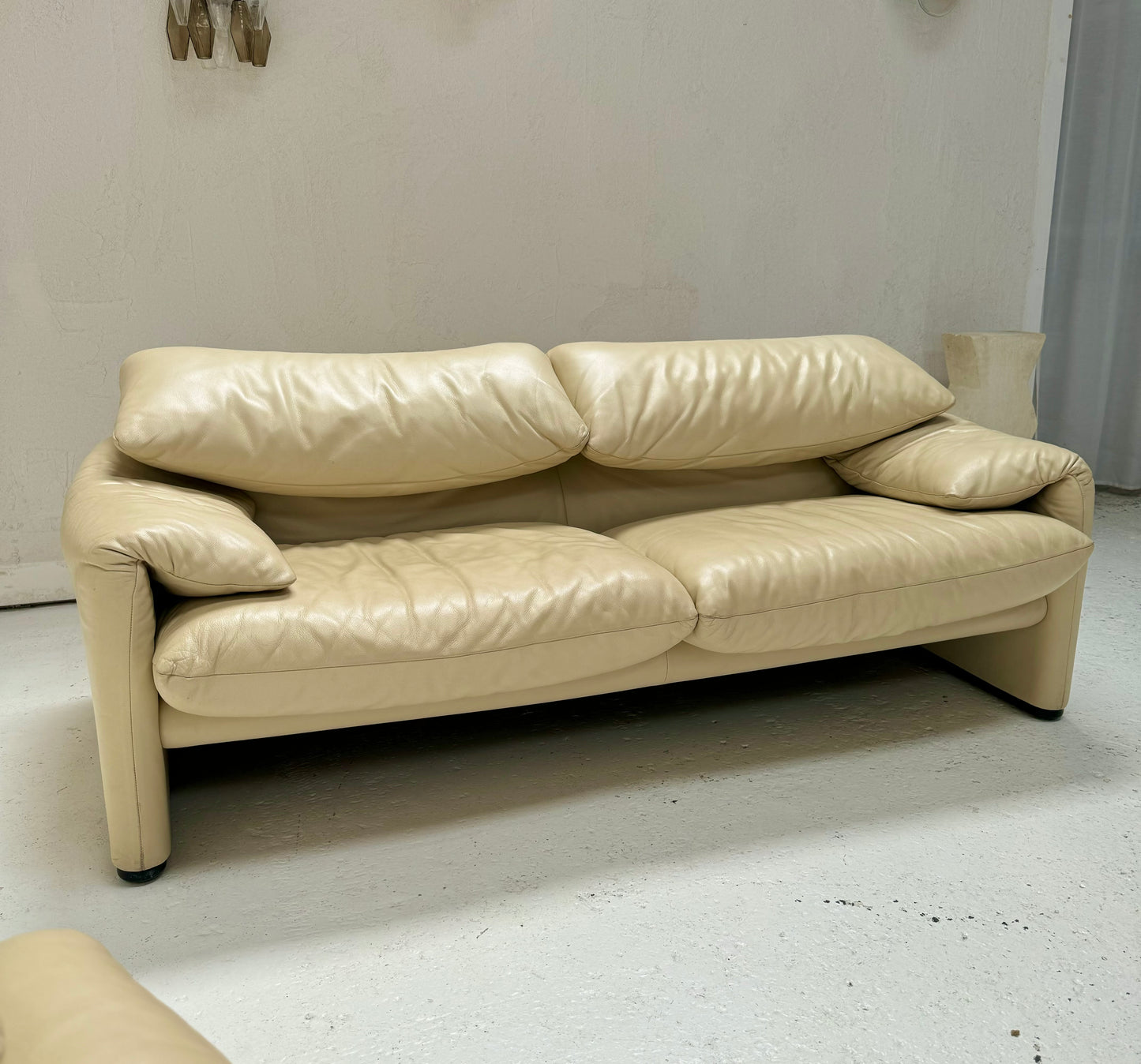 Cassina Maralunga Cream Leather Sofa by Vico Magistretti